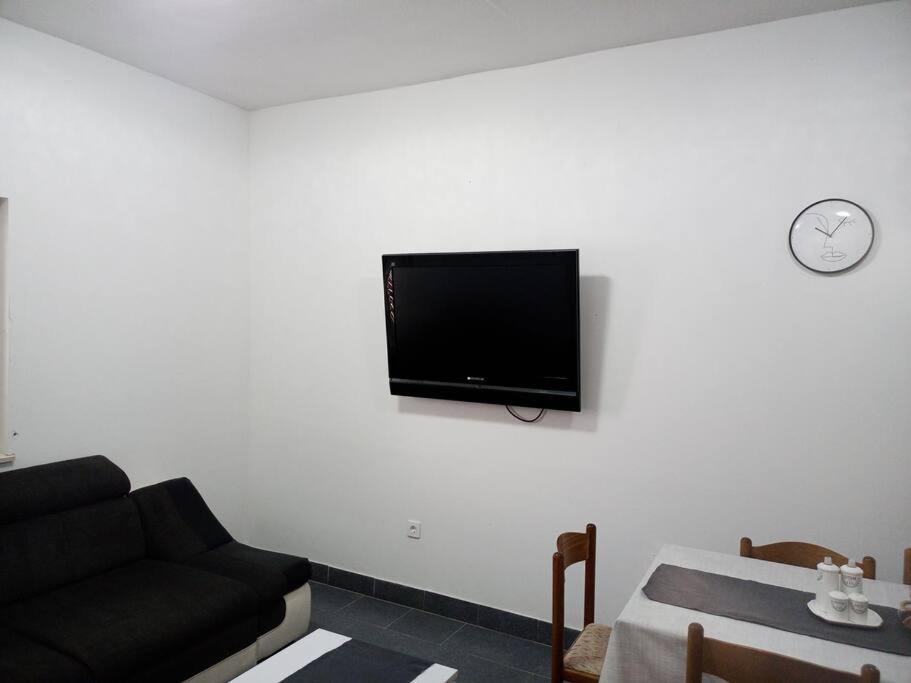 Apartamento Obiteljski Stan Kastel Luksic Kaštela Exterior foto