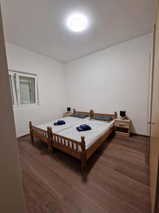 Apartamento Obiteljski Stan Kastel Luksic Kaštela Exterior foto