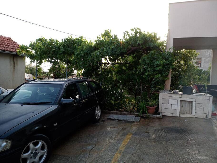 Apartamento Obiteljski Stan Kastel Luksic Kaštela Exterior foto